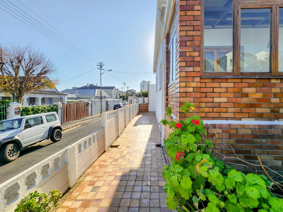 To Let 4 Bedroom Property for Rent in Sea Point Western Cape